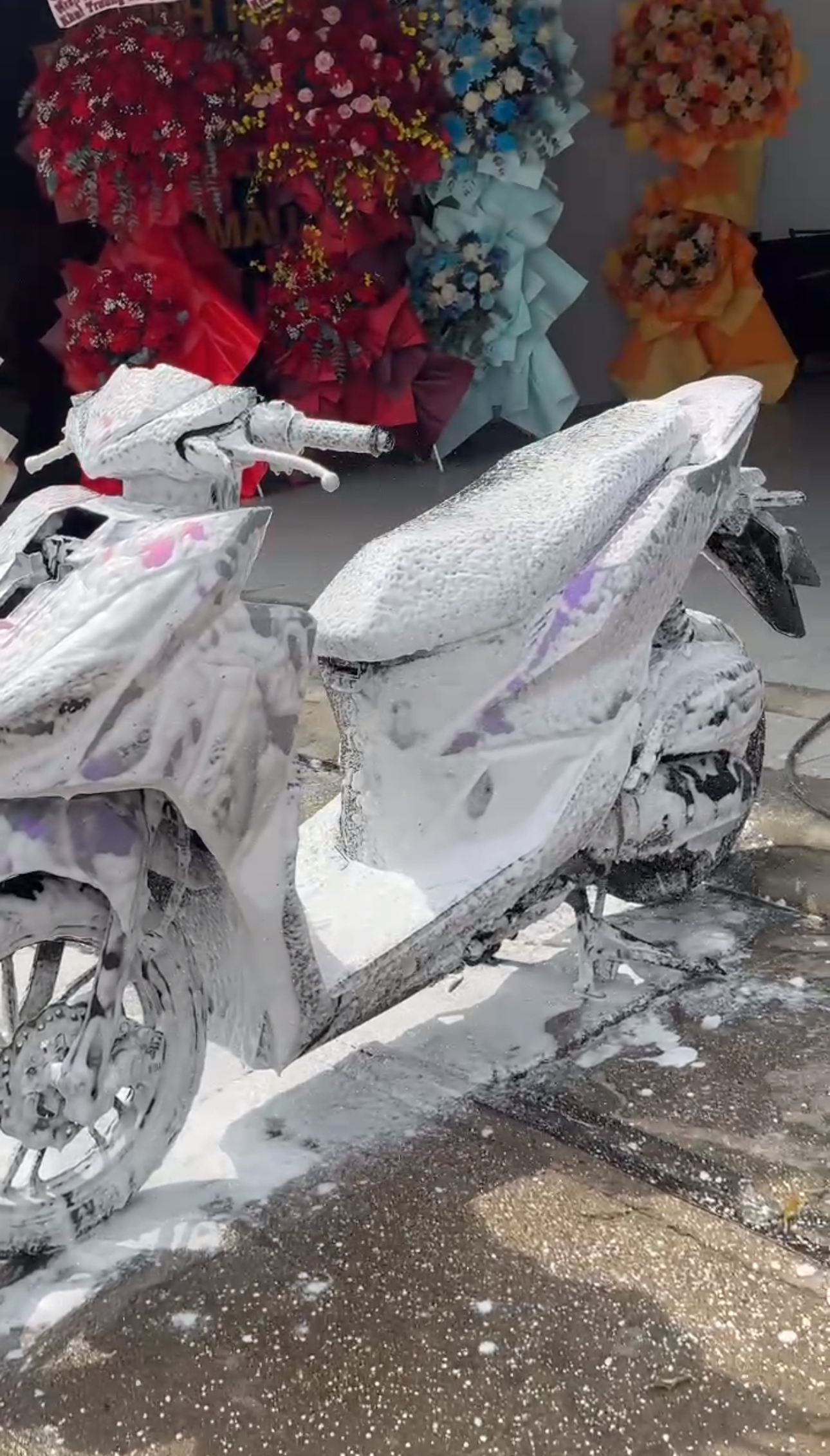 Dán Decal Xe – Kinh Nghiệm Chọn Decal Bền Đẹp