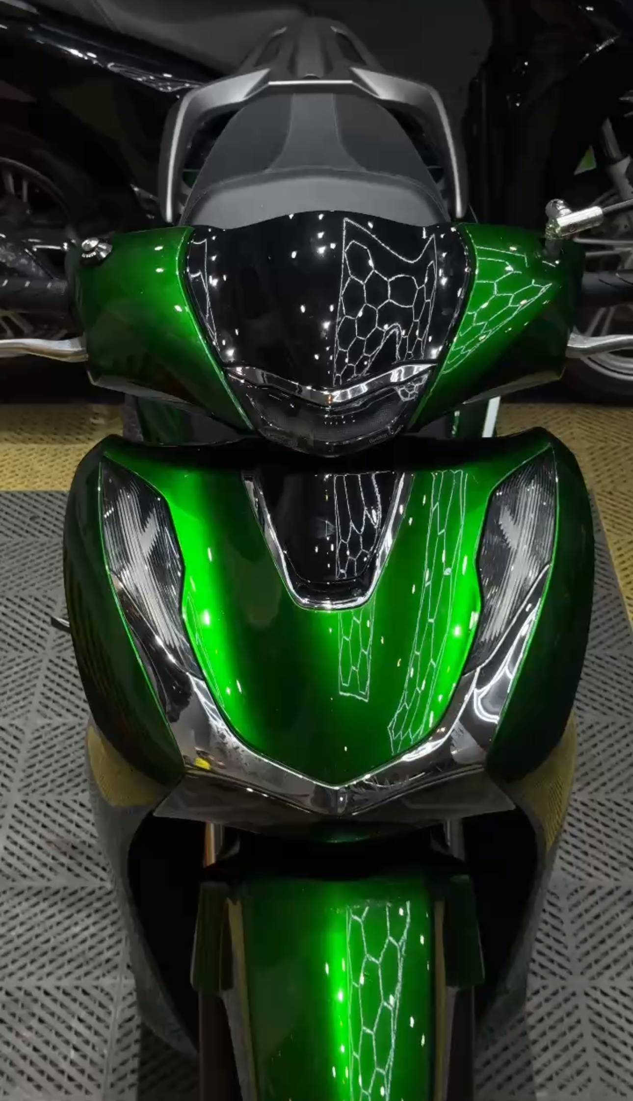 Dán Keo Xe Máy – Những Điều Cần Biết Trước Khi Thi Công